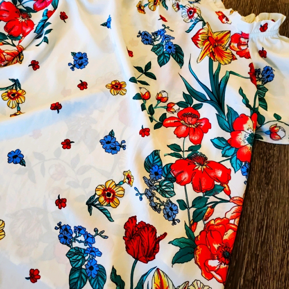 Floral Tops Rompers & Body Suite - Picture 3 of 8